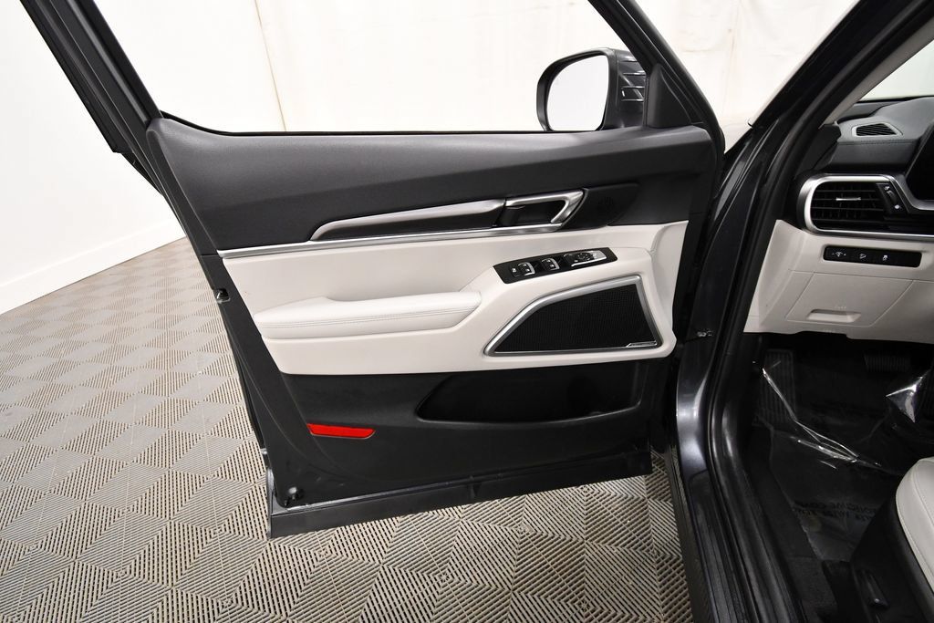Certified 2024 Kia Telluride S w/ S Sunroof Package AWD/4WD image 13