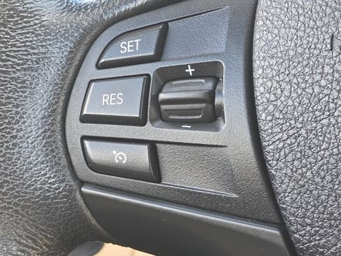 Used 2017 BMW 320i Sedan RWD image 19