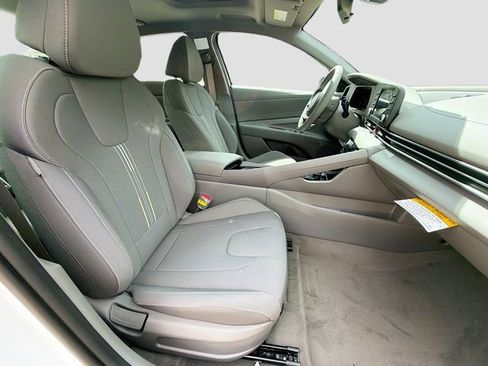 New 2026 Hyundai Elantra SEL Sport Premium FWD image 28