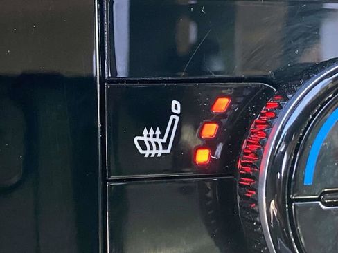 Used 2021 Nissan Armada SL w/ Captain's Chairs Package image 36