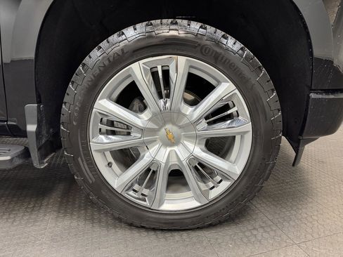 Used 2024 Chevrolet Silverado 1500 High Country w/ High Country Premium Package image 8