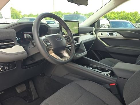 Used 2025 Ford Explorer Active RWD image 25