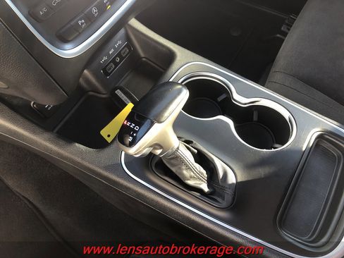 Used 2019 Dodge Durango SXT image 15