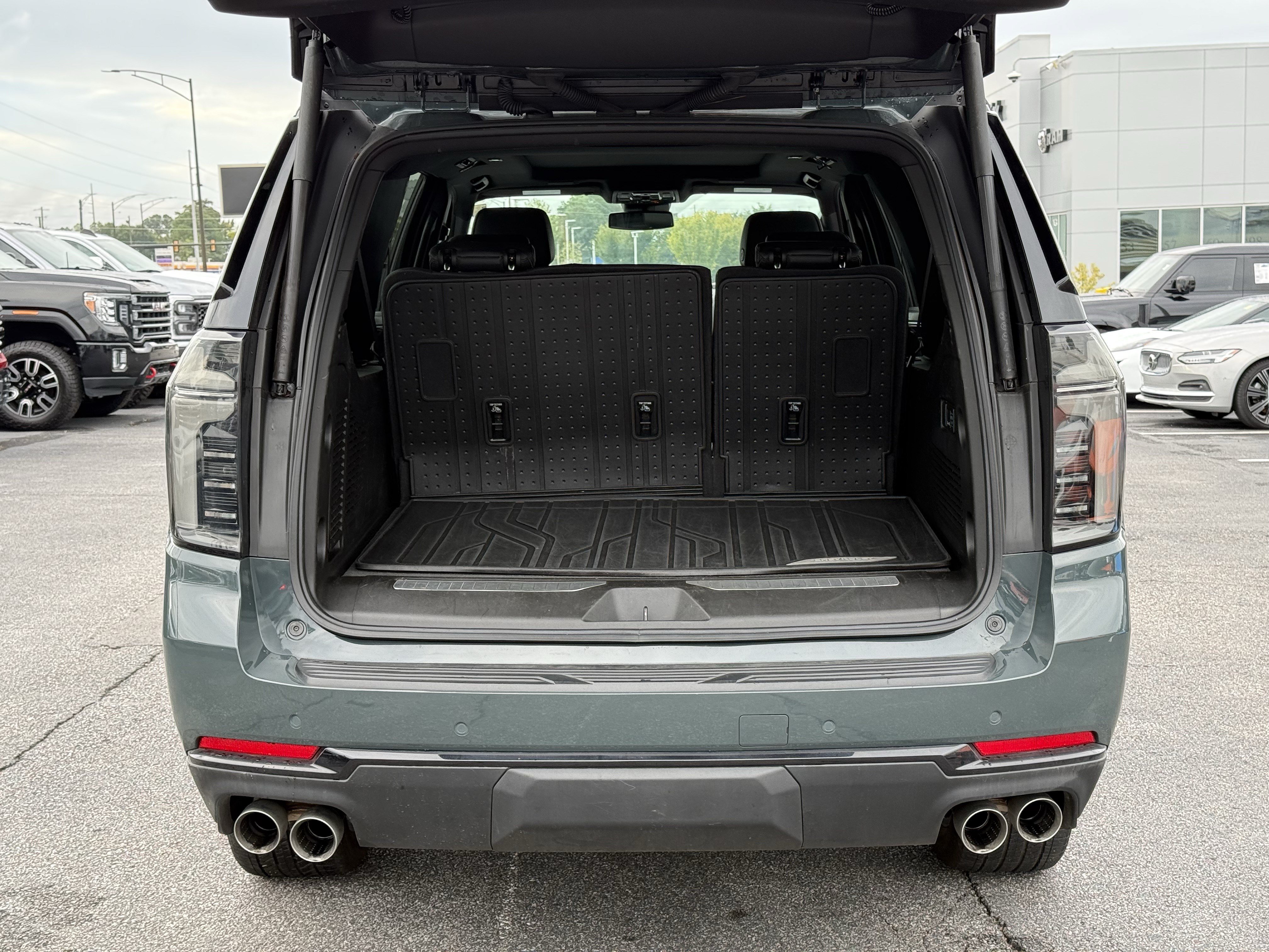Used 2026 Chevrolet Suburban RST w/ Comfort Package AWD/4WD image 37