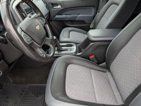 Used 2017 Chevrolet Colorado Z71 image 9