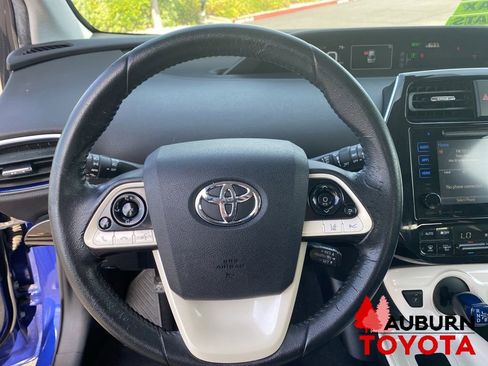Used 2016 Toyota Prius Four Touring FWD image 31