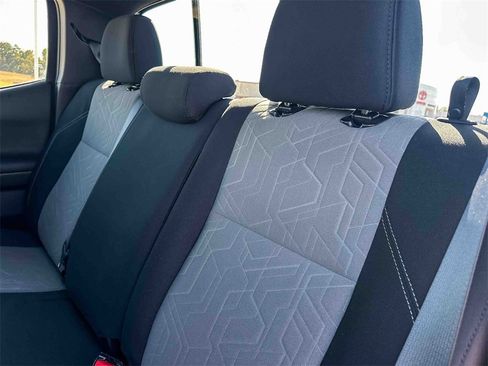 Used 2021 Toyota Tacoma TRD Off-Road image 19