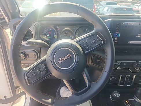 Used 2024 Jeep Wrangler Unlimited AWD/4WD image 21
