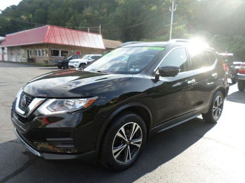 Used 2019 Nissan Rogue SV w/ Premium Package AWD/4WD image 3