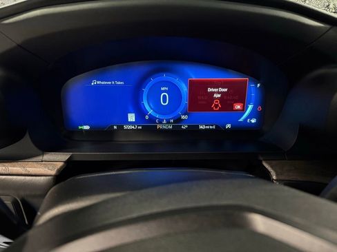 Used 2020 Ford Explorer Platinum w/ Premium Technology Package image 16