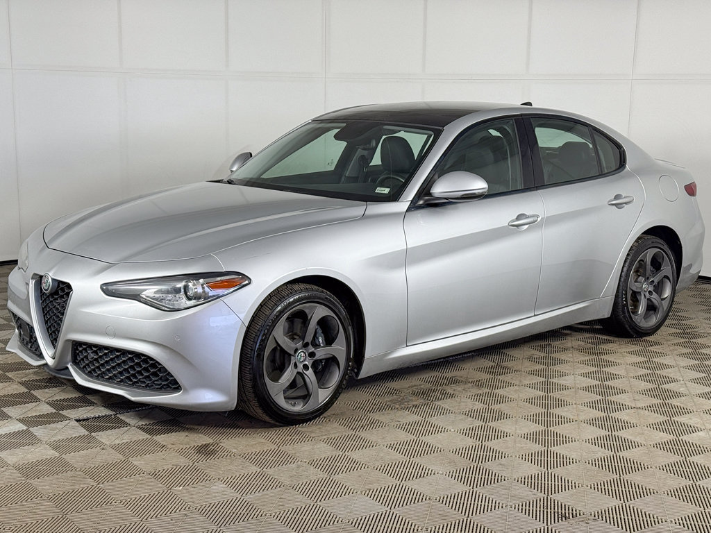 Used 2018 Alfa Romeo Giulia AWD image 8