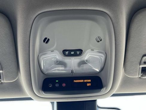 Certified 2021 Buick Encore GX Preferred w/ Sport Touring Package FWD image 36