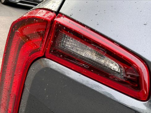 Used 2023 Kia Telluride S FWD image 32