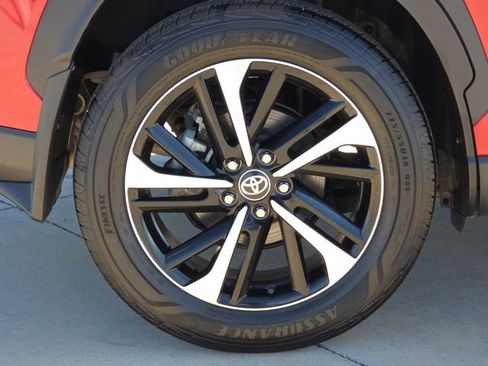 Used 2024 Toyota Corolla Cross AWD Hybrid w/ Convenience Package image 9