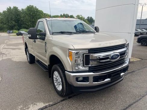 Used 2017 Ford F250 XLT w/ XLT Value Package AWD/4WD image 9
