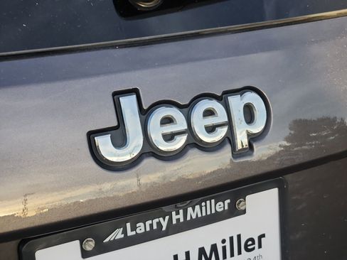 Used 2016 Jeep Grand Cherokee Limited w/ Trailer Tow Group IV image 25