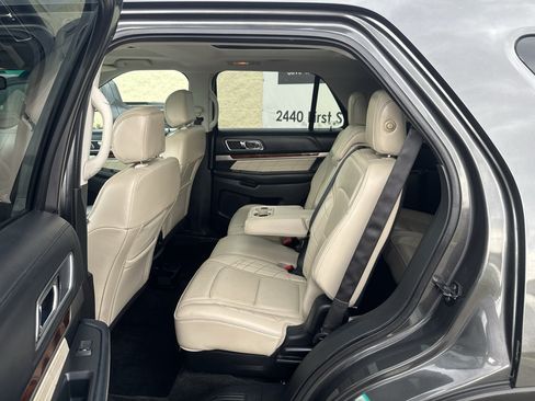 Used 2016 Ford Explorer Platinum AWD/4WD image 19