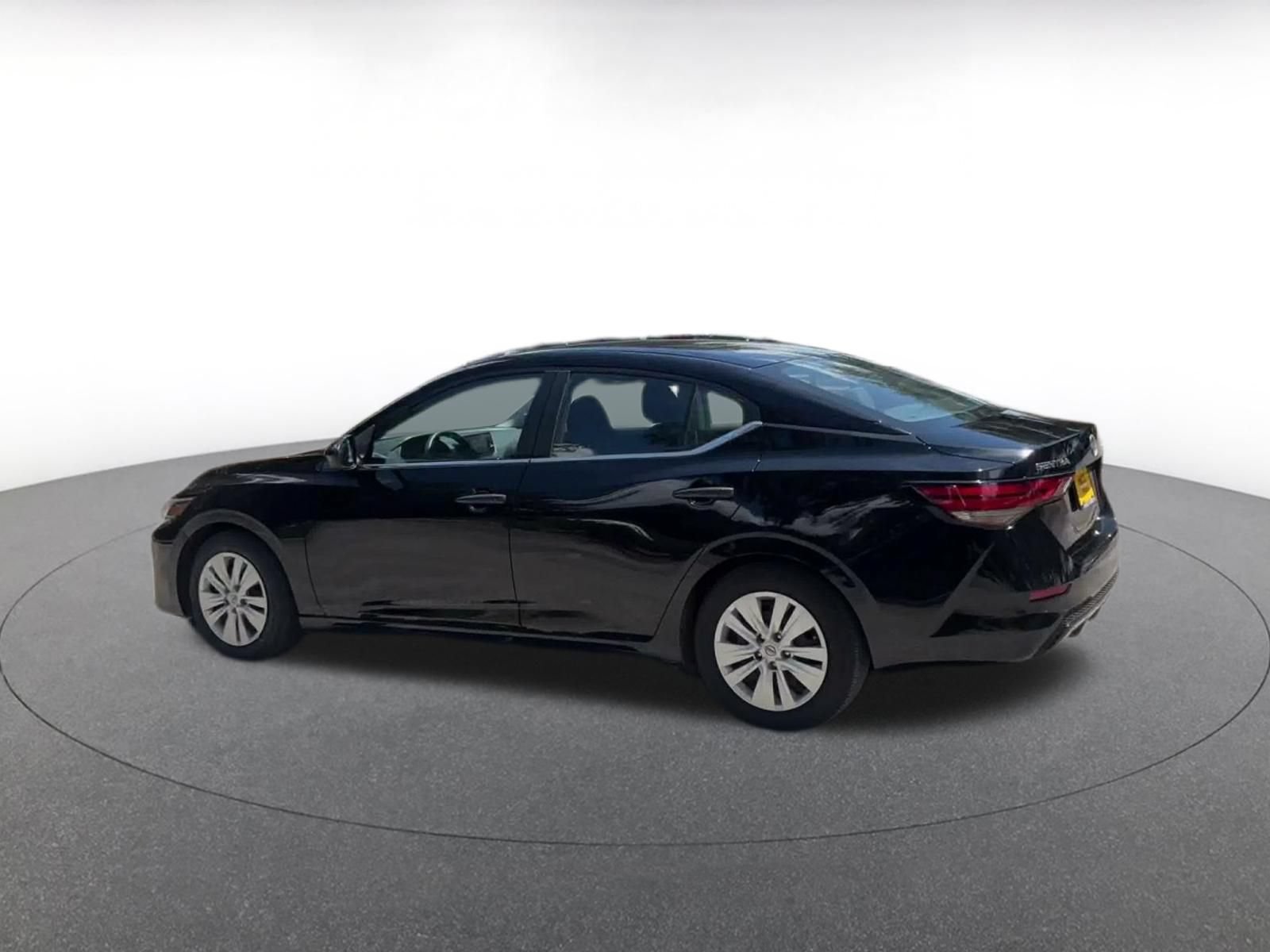Used 2025 Nissan Sentra S FWD image 9