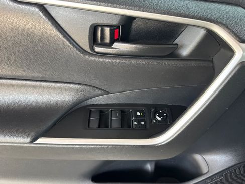 Certified 2021 Toyota RAV4 LE AWD/4WD image 12