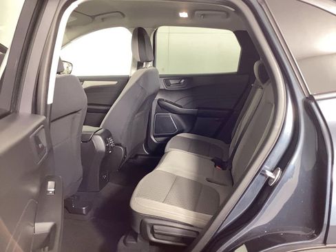 Used 2022 Ford Escape SE w/ SE Sport Appearance Package image 13