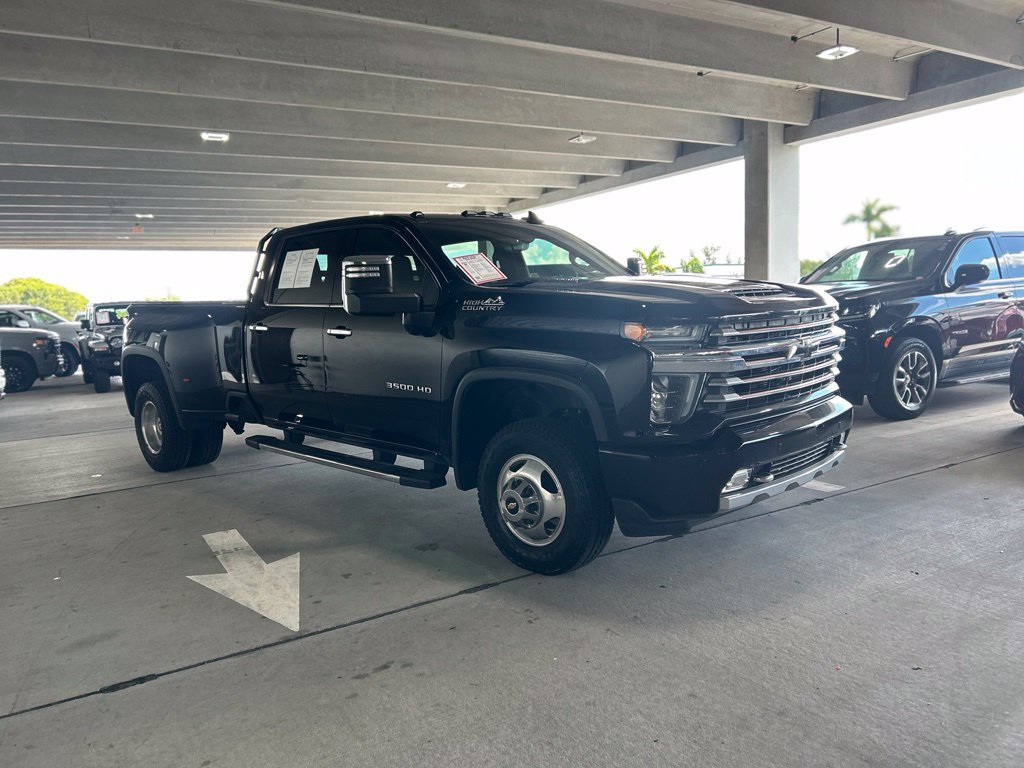 Used 2022 Chevrolet Silverado 3500 High Country w/ Technology Package AWD/4WD image 7