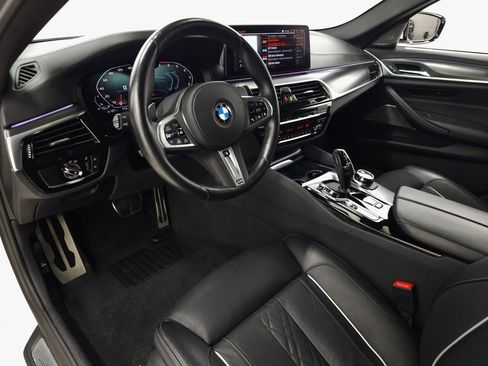 Used 2022 BMW M550i xDrive w/ Executive Package AWD/4WD image 17