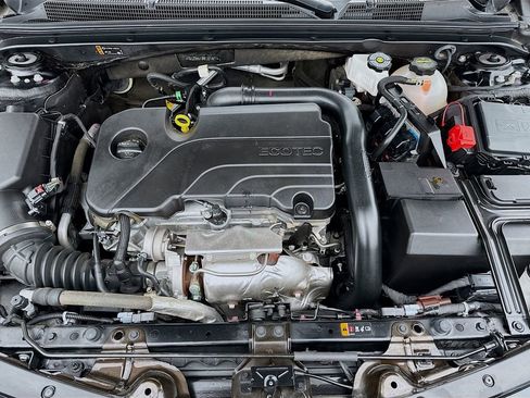 Used 2024 Chevrolet Malibu LT image 28