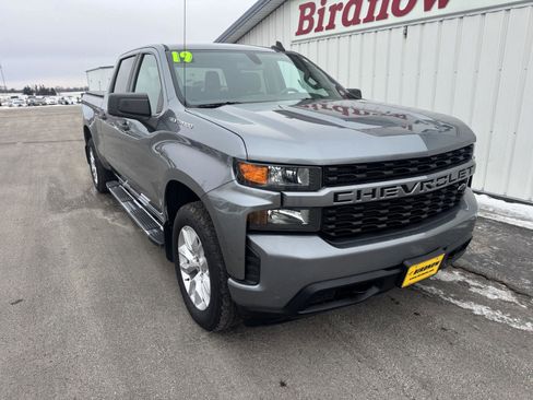 Used 2019 Chevrolet Silverado 1500 Custom image 2
