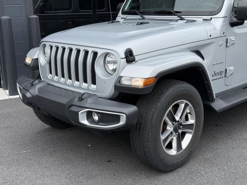 Used 2023 Jeep Wrangler Unlimited Sahara AWD/4WD image 6
