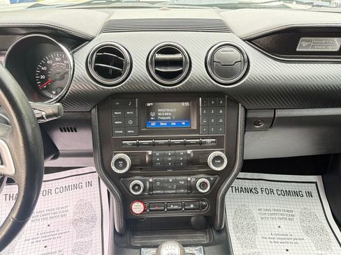 Used 2016 Ford Mustang Coupe RWD image 11