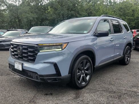 Used 2023 Honda Pilot Sport image 3