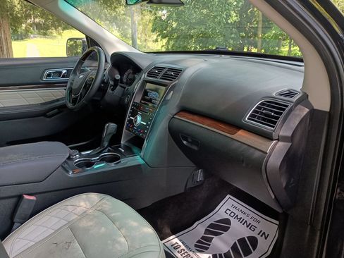Used 2016 Ford Explorer Platinum AWD/4WD image 18
