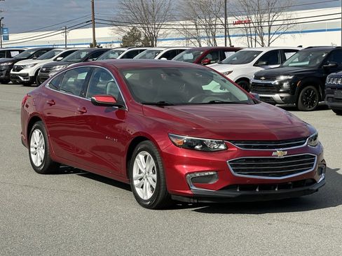 Used 2017 Chevrolet Malibu LT w/ Driver Confidence Package image 10