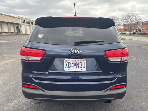 Used 2017 Kia Sorento LX image 6