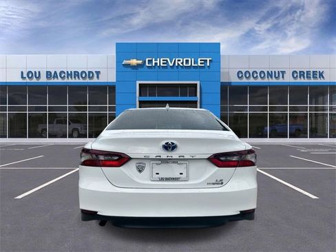 Used 2021 Toyota Camry LE image 7