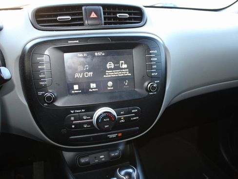 Used 2019 Kia Soul w/ Convenience Package image 6