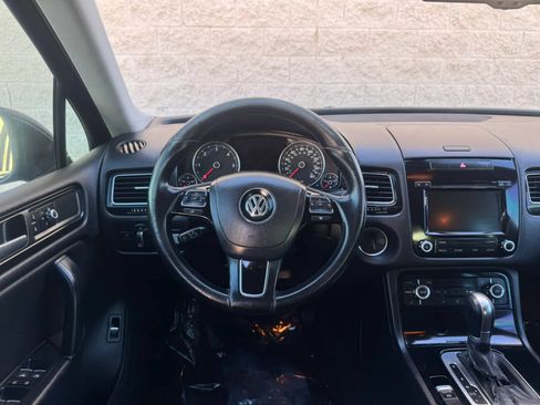 Used 2013 Volkswagen Touareg Sport AWD/4WD image 20