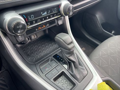 Used 2024 Toyota RAV4 XLE image 9