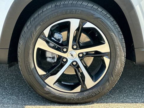 Certified 2024 Chevrolet Trax RS w/ Driver Confidence Package FWD image 35