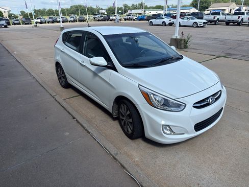 Used 2015 Hyundai Accent Sport FWD image 4