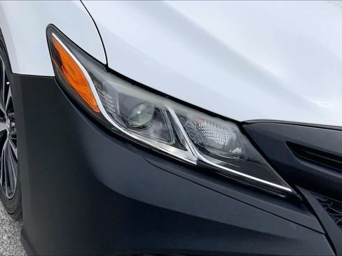 Used 2019 Toyota Camry SE w/ Convenience Package image 28