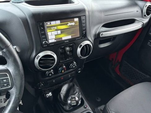 Used 2014 Jeep Wrangler Unlimited Rubicon w/ Connectivity Group image 33