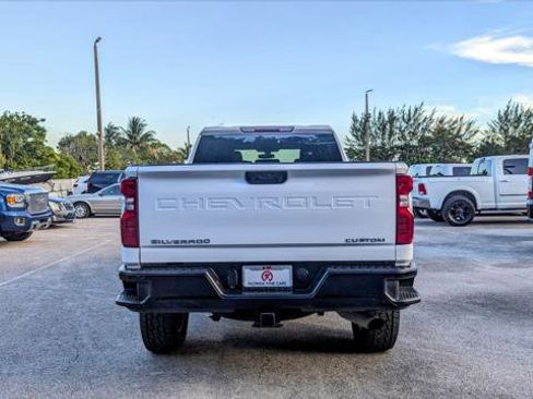 Used 2023 Chevrolet Silverado 2500 Custom w/ Custom Convenience Package image 7