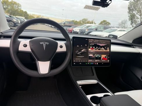 Used 2023 Tesla Model 3 Standard Range RWD image 5