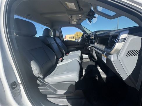 New 2025 Ford F550 4x4 Regular Cab Super Duty image 13