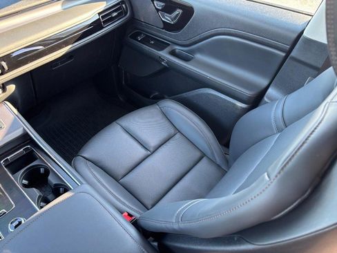 New 2026 Lincoln Aviator AWD image 16