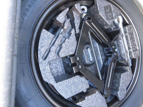 Used 2011 Subaru Legacy 2.5i Premium image 23