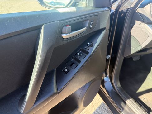 Used 2013 MAZDA MAZDA3 i Sport FWD image 13