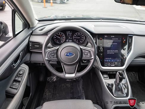 Used 2025 Subaru Outback Premium AWD/4WD image 2