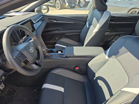 Certified 2025 Toyota Camry SE w/ Convenience Package FWD image 6